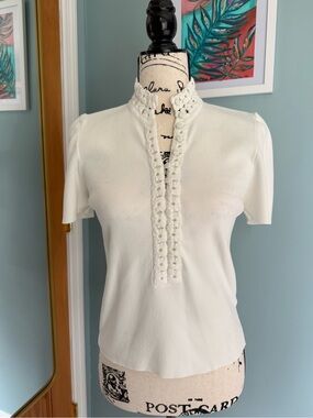 Scanlan Theodore Cream Short-Sleeve Knit Top with Crocheted Placket